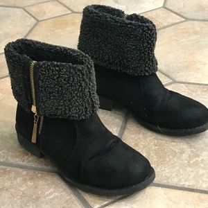 Ankle Boots in Black, Size 8.5